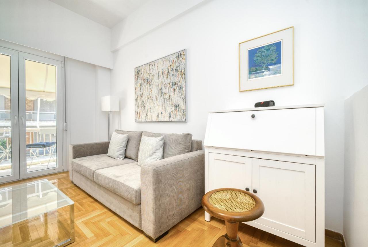 Elegant Light Two Bedroom Apartment In City Center เอเธนส์ ภายนอก รูปภาพ