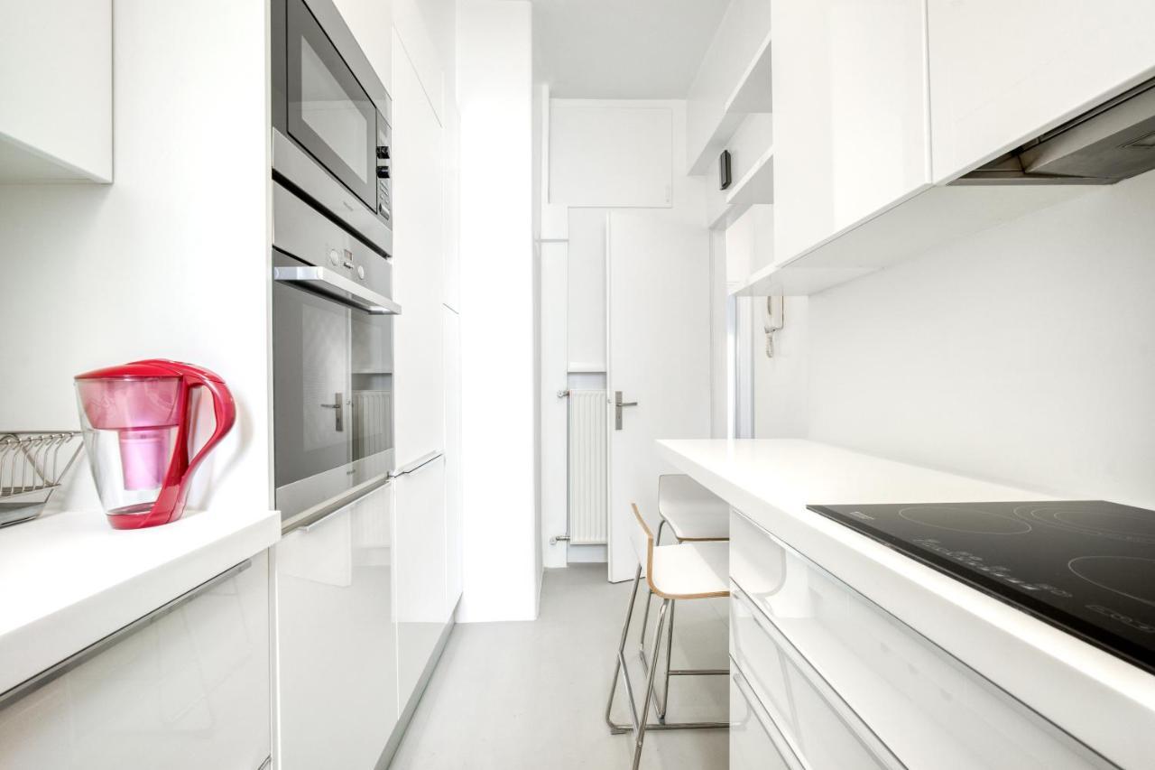 Elegant Light Two Bedroom Apartment In City Center เอเธนส์ ภายนอก รูปภาพ