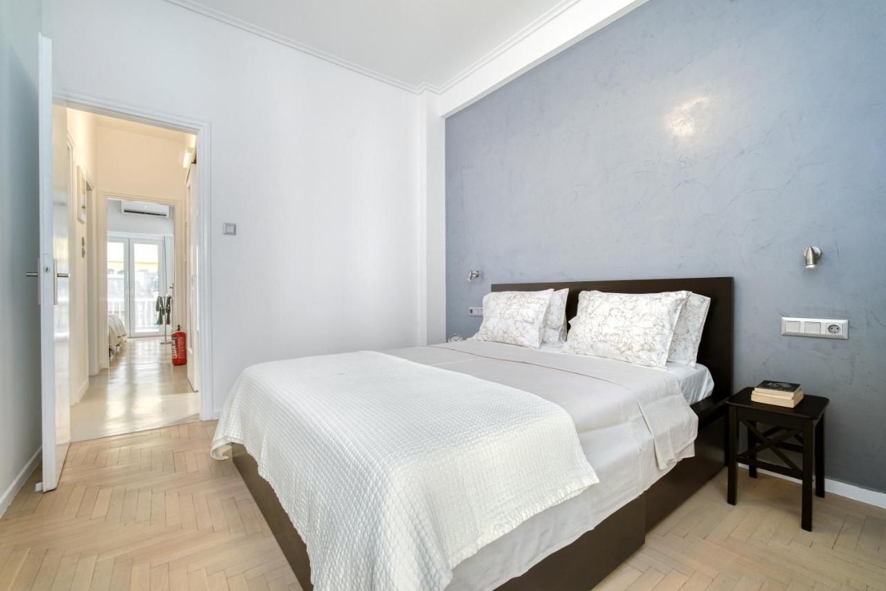 Elegant Light Two Bedroom Apartment In City Center เอเธนส์ ภายนอก รูปภาพ