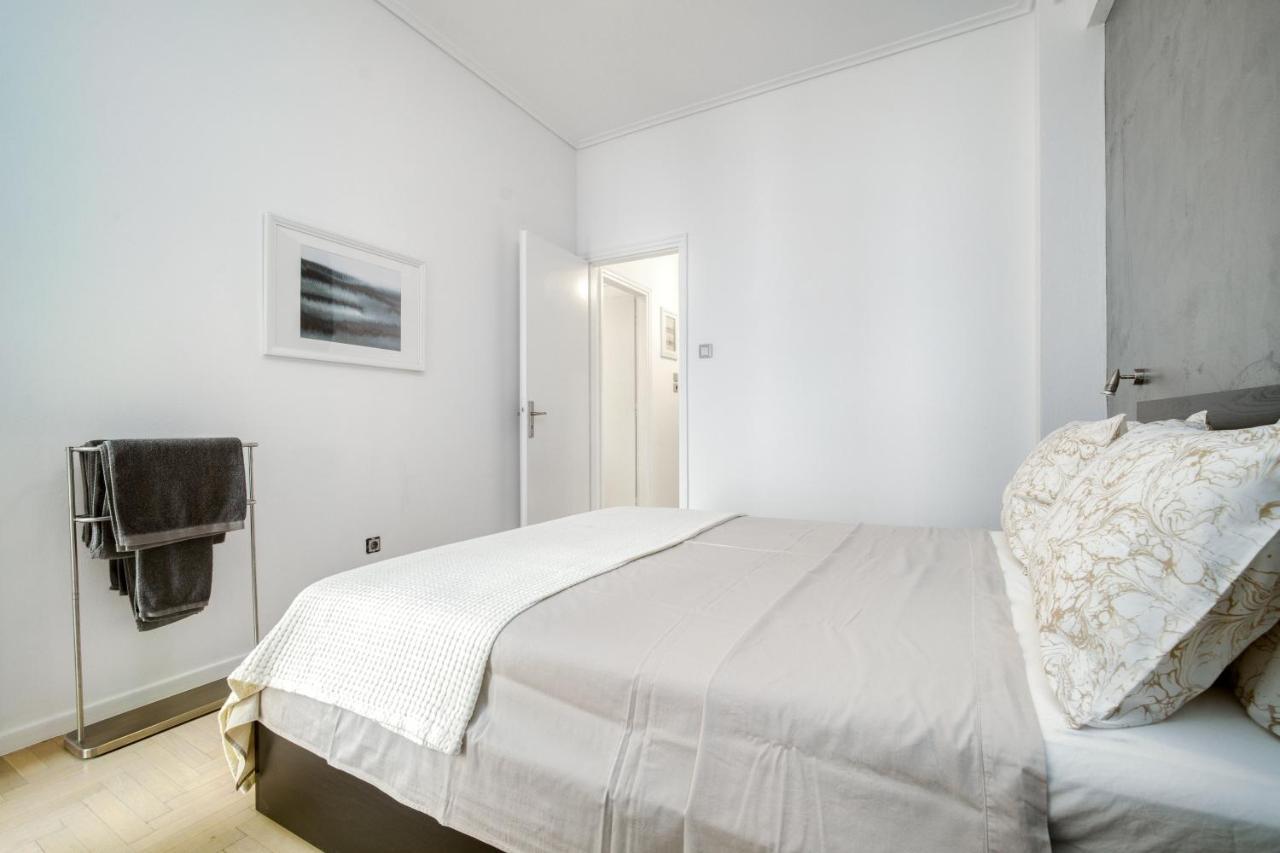 Elegant Light Two Bedroom Apartment In City Center เอเธนส์ ภายนอก รูปภาพ
