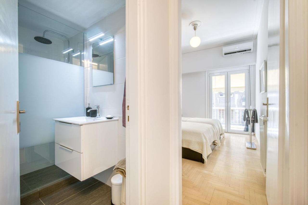 Elegant Light Two Bedroom Apartment In City Center เอเธนส์ ภายนอก รูปภาพ